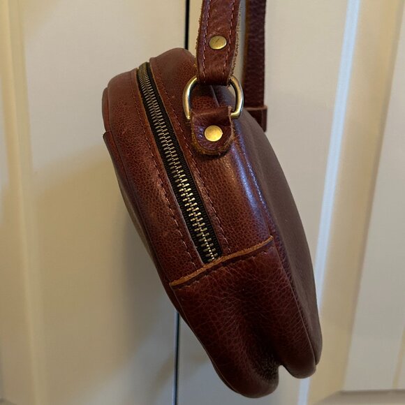 Portland Leather Circle Crossbody (Large) in Nutmeg - Picture 5 of 10